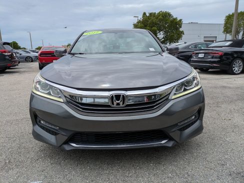 Used 2017 Honda Accord EX-L image 3