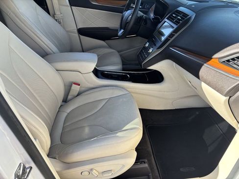 Used 2016 Lincoln MKC Reserve w/ Lincoln MKC Climate Package image 9