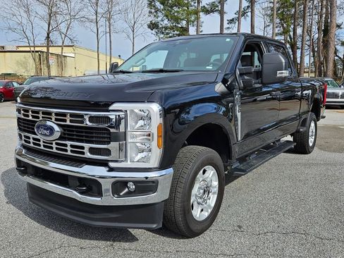 Used 2025 Ford F250 XLT image 3