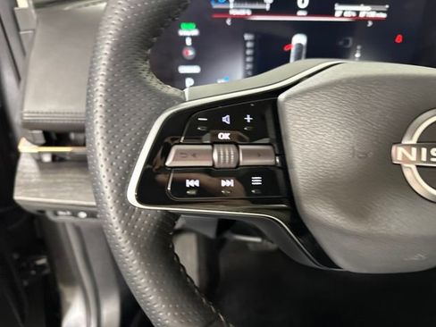 Used 2023 Nissan Ariya AWD image 15