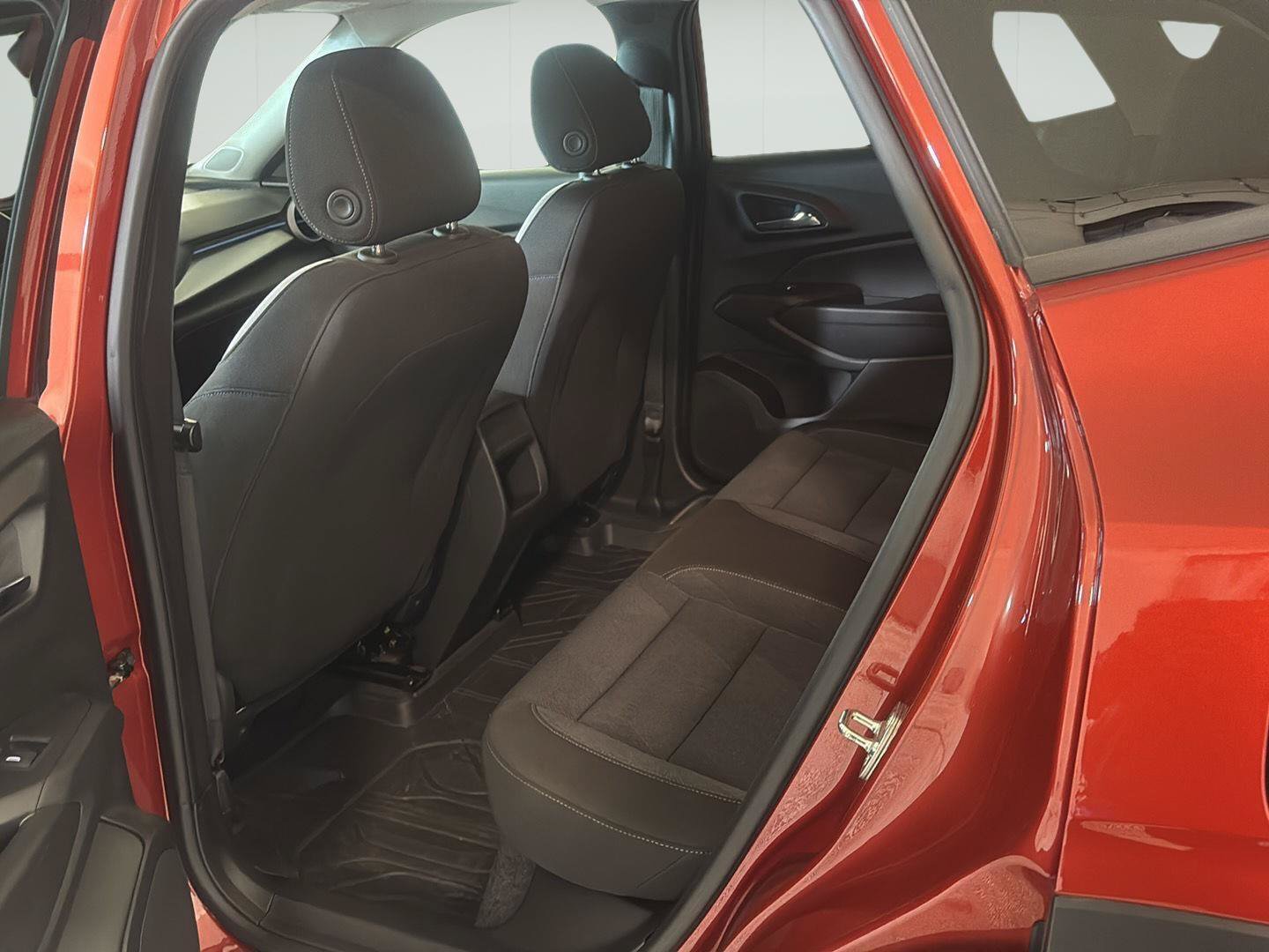 Certified 2024 Chevrolet Trax LS w/ LS Convenience Package FWD image 12