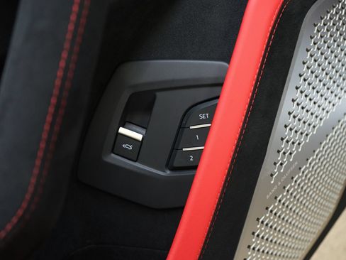 Used 2023 Lamborghini Urus Performante AWD/4WD image 39