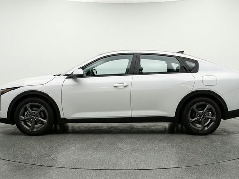 Used 2025 Kia K4 LXS image 5