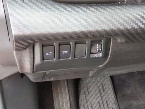 Used 2023 Subaru Ascent Premium w/ Convenience Package image 16