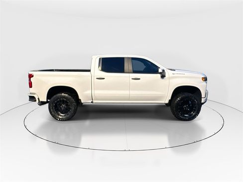 Used 2020 Chevrolet Silverado 1500 Custom w/ Custom Value Package image 9