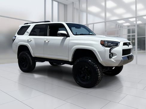 Used 2019 Toyota 4Runner TRD Off-Road Premium AWD/4WD image 8