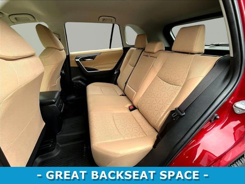 Used 2021 Toyota RAV4 XLE w/ Protection Package (TMS) AWD/4WD image 22
