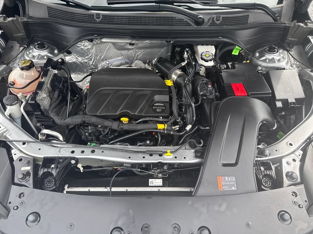 Used 2025 Chevrolet Trax LT FWD image 24