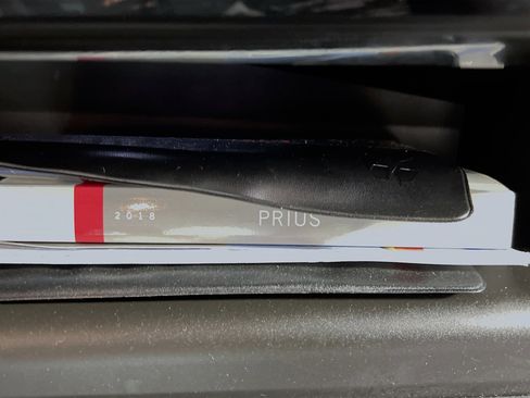 Used 2018 Toyota Prius Two image 35