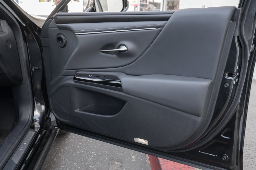 Used 2025 Lexus ES 350 w/ Premium Package FWD image 42