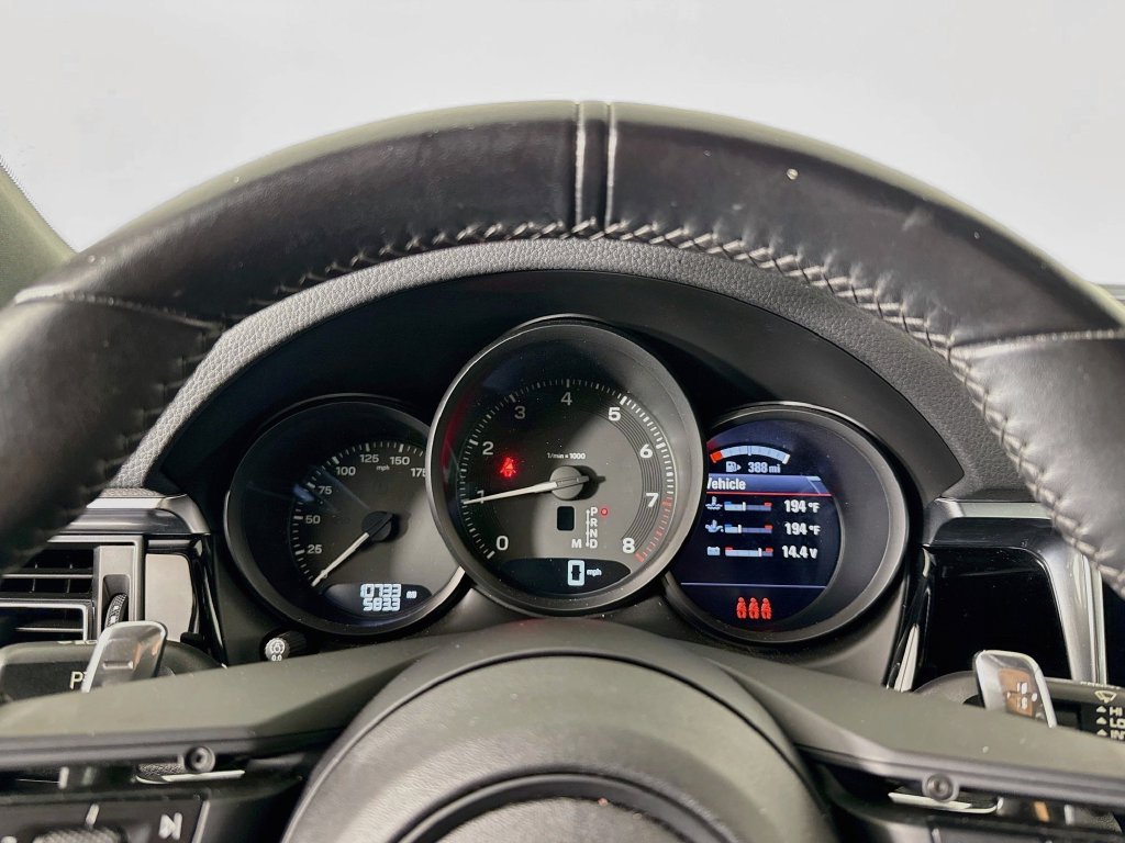 Certified 2024 Porsche Macan AWD/4WD image 13