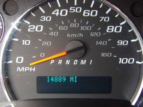 Used 2025 GMC Savana 2500 w/ Driver Convenience Package RWD image 21