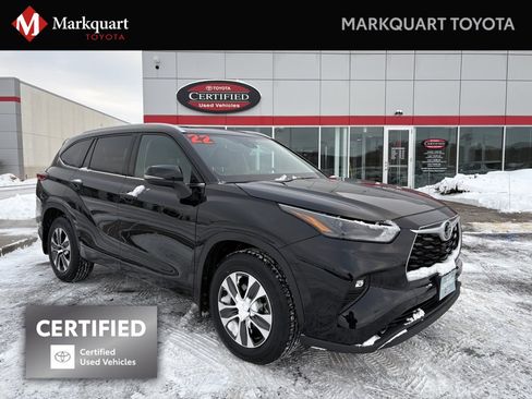 Certified 2022 Toyota Highlander XLE image 1