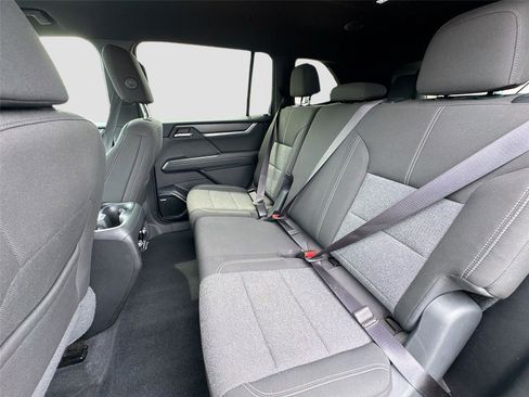 Used 2025 GMC Acadia Elevation image 25