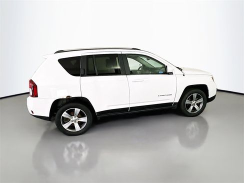 Used 2017 Jeep Compass High Altitude image 8