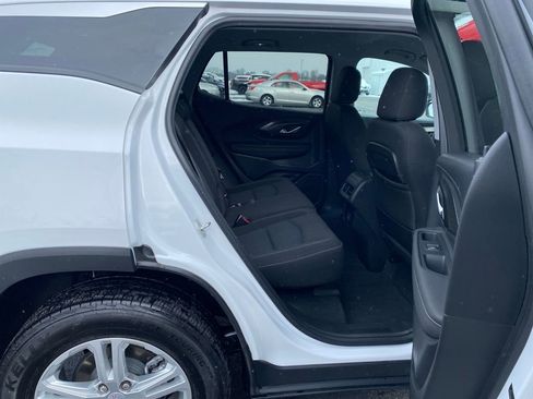 Used 2022 GMC Terrain SLE w/ Driver Convenience Package image 15