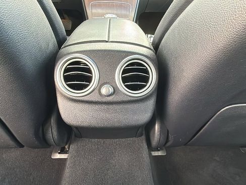 Used 2019 Mercedes-Benz C 300 Sedan image 19