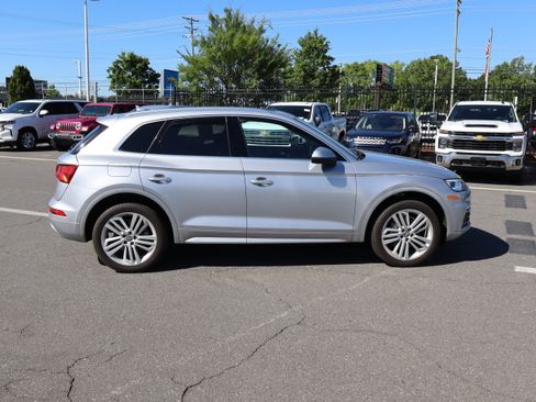 Used 2019 Audi Q5 2.0T Premium Plus w/ Premium Plus Package AWD/4WD image 11