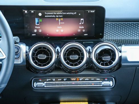 Certified 2026 Mercedes-Benz GLB 250 4MATIC image 14