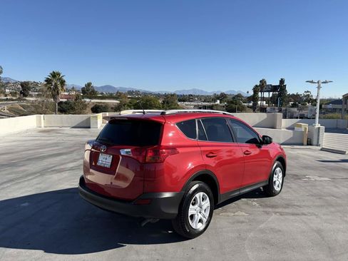 Used 2013 Toyota RAV4 LE image 37