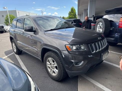 Used 2014 Jeep Grand Cherokee Laredo w/ Quick Order Package 23E AWD/4WD image 2