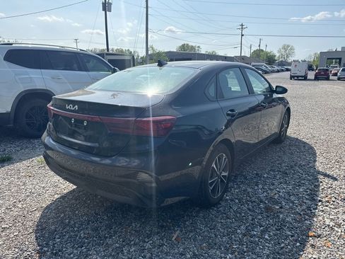 Used 2024 Kia Forte LXS image 3
