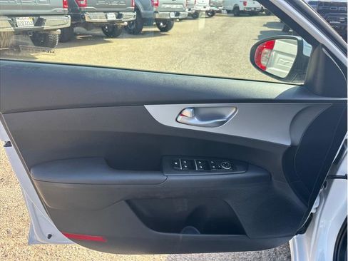 Used 2022 Kia Forte LXS w/ LXS Technology Package image 15