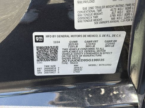 Used 2025 GMC Sierra 1500 SLT image 30