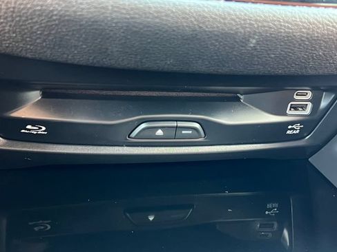 Used 2024 Chrysler Pacifica Pinnacle AWD/4WD image 34