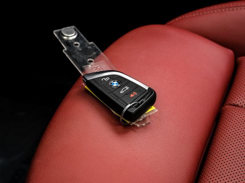 Used 2025 BMW X4 xDrive30i w/ Premium Package image 62