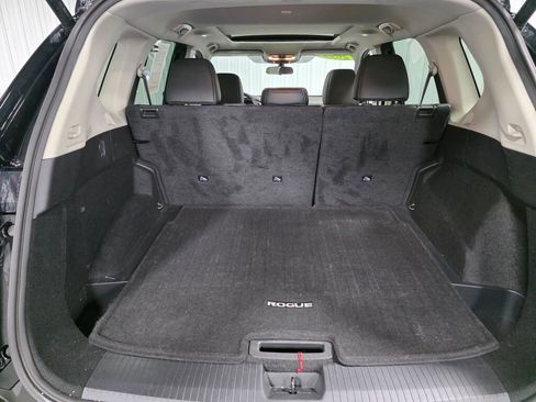 Used 2022 Nissan Rogue SV w/ SV Premium Package AWD/4WD image 11