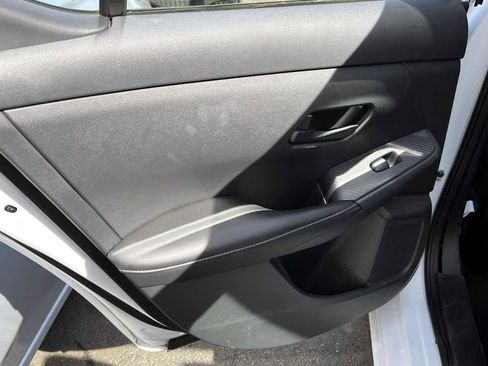 Used 2025 Nissan Sentra SV w/ All-Weather Package FWD image 9