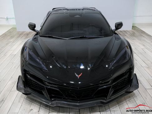 Used 2025 Chevrolet Corvette Z06 RWD image 31