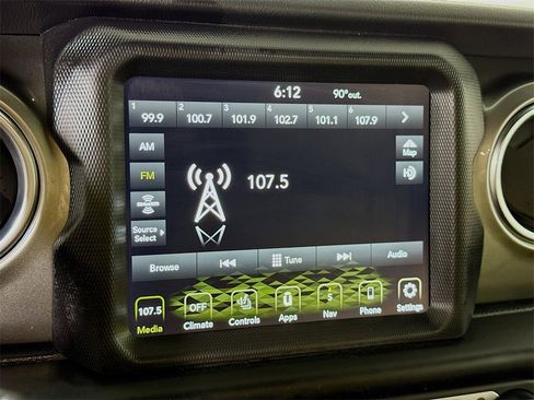 Used 2020 Jeep Wrangler Unlimited Sahara image 8