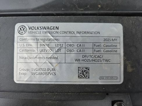 Certified 2025 Volkswagen Atlas Peak Edition SE image 17