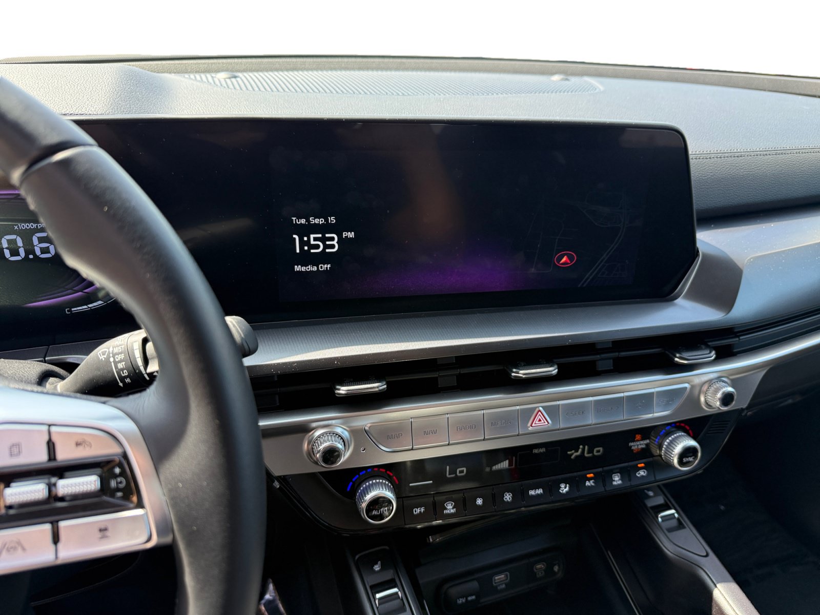 Used 2024 Kia Telluride S FWD image 12