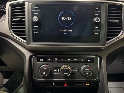 Used 2020 Volkswagen Atlas Cross Sport SE image 11