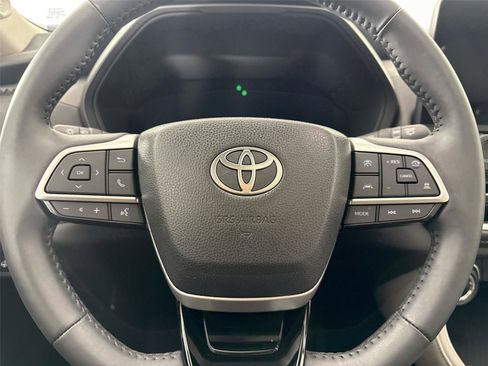 Certified 2025 Toyota Grand Highlander FWD image 17