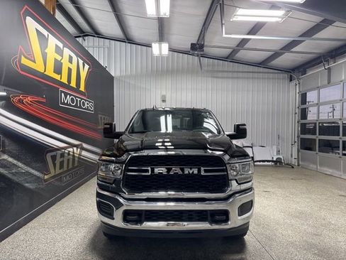 Used 2024 RAM 2500 Tradesman w/ Chrome Appearance Group image 18