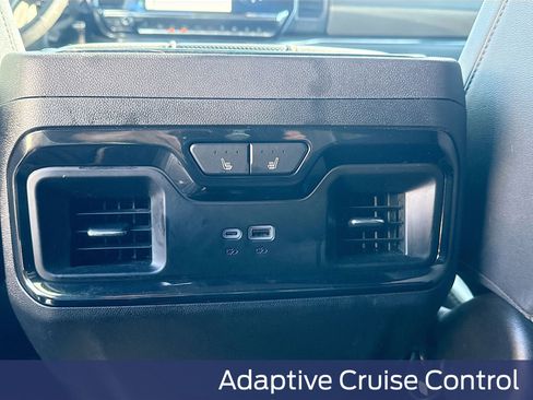 Used 2024 Chevrolet Silverado 2500 ZR2 w/ Technology Package image 32