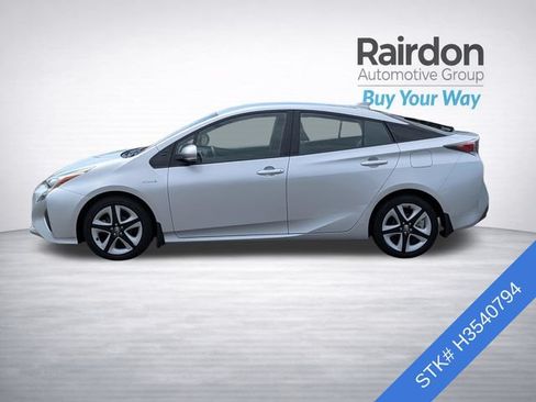 Used 2017 Toyota Prius Two FWD image 4