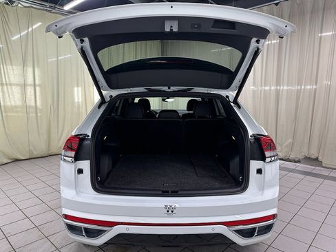 Used 2021 Volkswagen Atlas Cross Sport SE image 8