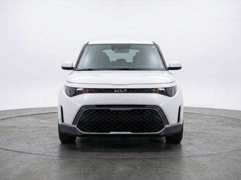 Used 2025 Kia Soul LX w/ LX Technology Package image 2
