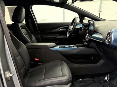 Used 2024 Chevrolet Equinox EV LT FWD image 21