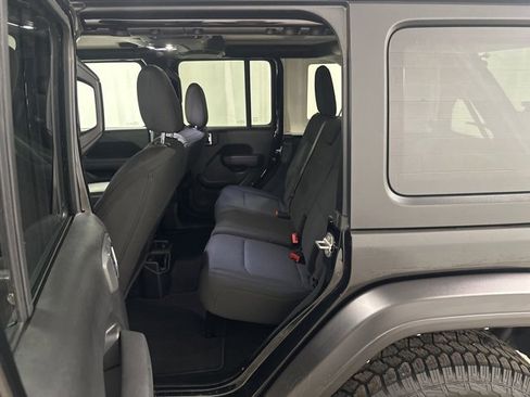 Used 2022 Jeep Wrangler Unlimited Sport image 11