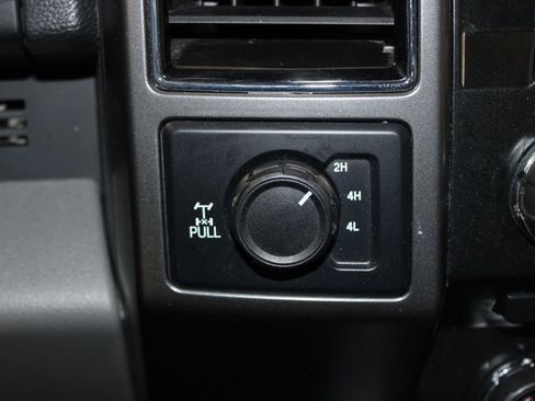 Used 2018 Ford F150 XLT w/ Equipment Group 302A Luxury image 29