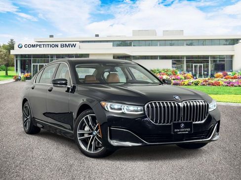 Used 2022 BMW 750i xDrive AWD/4WD image 1