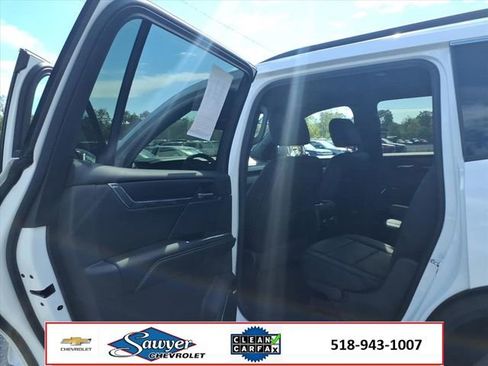 Used 2024 GMC Acadia Elevation image 23