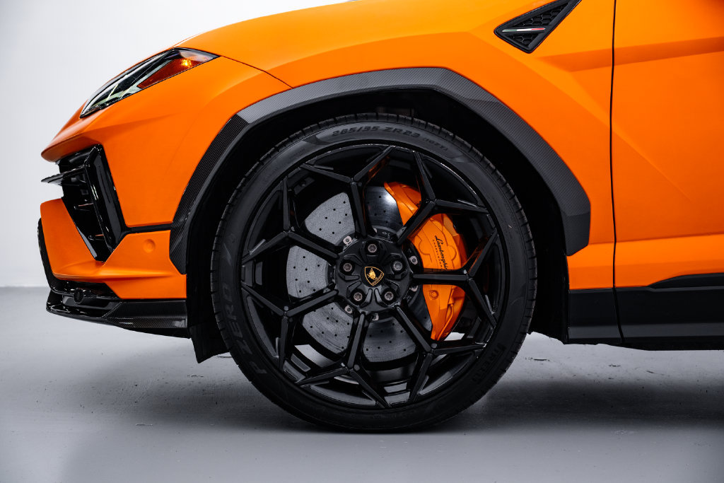 Used 2023 Lamborghini Urus Performante AWD/4WD image 8