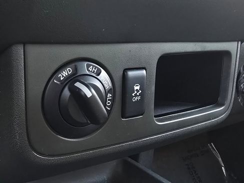 Used 2014 Nissan Xterra X image 9